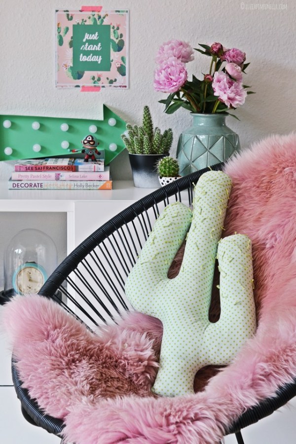 DIY cactus pillow, cactus decor trends